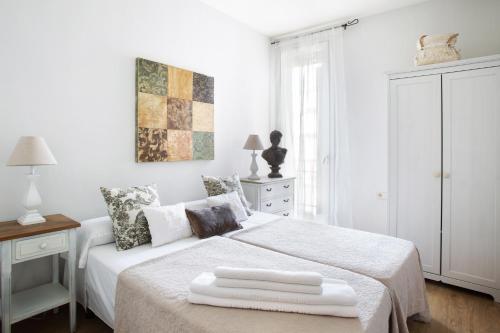 Three-Bedroom Apartment image 9