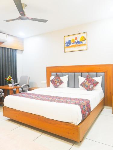Hotel Amazon in Himatnagar
