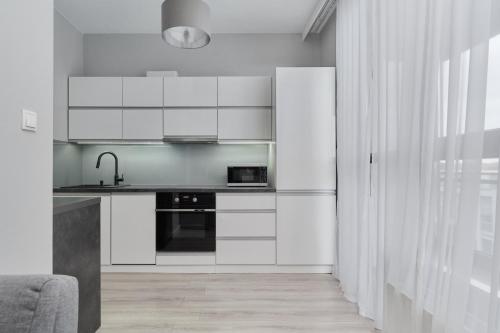 Odra Tower Apartments with FREE GARAGE Wroclaw by Noclegi Renters, Breslau (Foto 6)