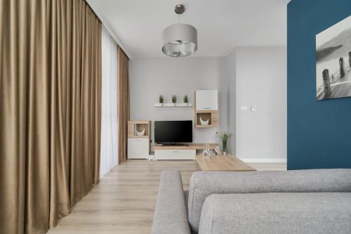 Odra Tower Apartments with FREE GARAGE Wroclaw by Noclegi Renters - image 2