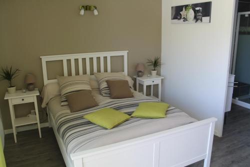 Le Champ De La Ferme Room Type - Triple Room with Private Bathroom Le Champ De La Ferme Room Type - Triple Room with Private Bathroom