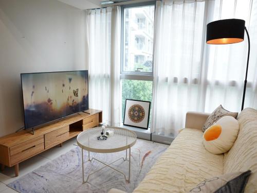 2 Bedroom luxury Apartment with washing machine in BGC Uptown, Manila