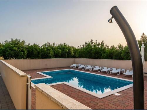 Villa in Vrsi with Pool near Sandy Beach, Vrsi (Verchè) (foto 6)