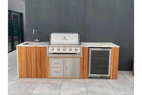 Roami at The Lola Near French Qtr #22 near Blaine Kern's Mardi Gras World