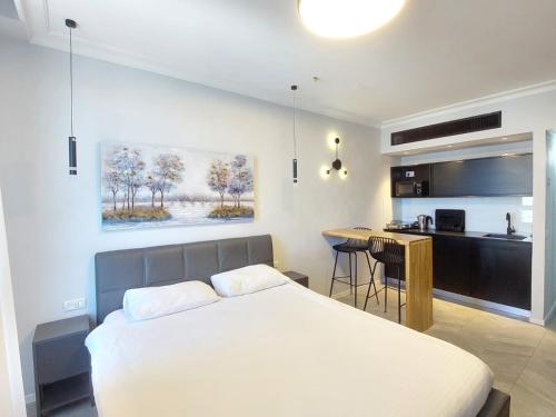 מגדל הים - בניין אלמוג in Carmel Beach Front