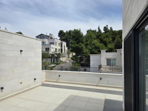 Villa rooftop with stunning view apartment - image 11