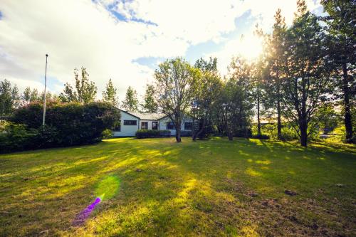 外部景觀, Garður Stay Inn & Secret Lagoon included! in 弗洛德