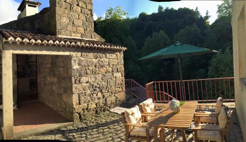 ทัศนียภาพภายนอกโรงแรม, Ribeira dos Caldeirões (Ribeira dos Caldeiroes) in โรซาริโอ ลากัว