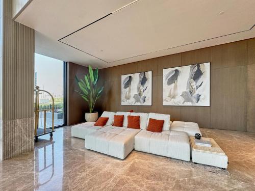 Elegant Apartment near Miracle Garden with Pool & Gym Access, Dubai (Foto 7)