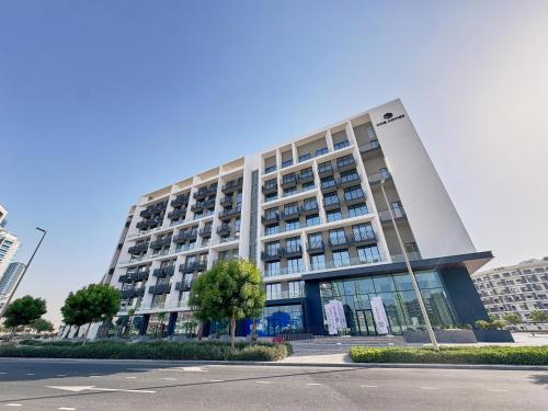 Elegant Apartment near Miracle Garden with Pool & Gym Access, Dubai (Foto 10)