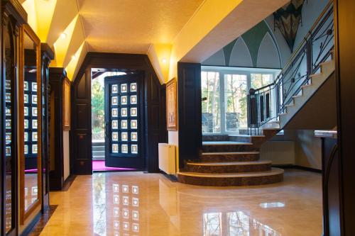 大堂, Sherwood Hotel in 多爾戈盧卡村