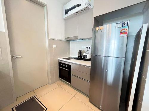 OKR 2-11 pax homely cozy house 7 min to Midvalley - image 13