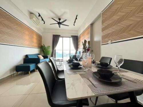 OKR 2-11 pax homely cozy house 7 min to Midvalley - image 3