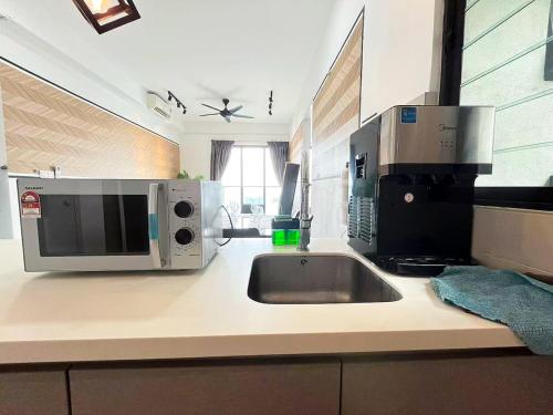 OKR 2-11 pax homely cozy house 7 min to Midvalley - image 6