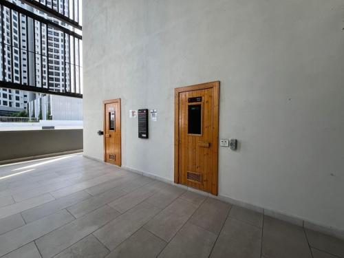 OKR 2-11 pax homely cozy house 7 min to Midvalley
