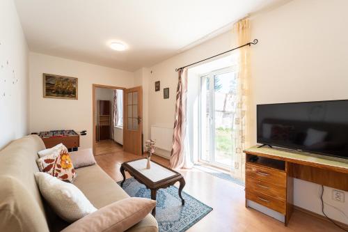 Shared lounge/TV area, Apartman v Ladove kraji in Pruhonice