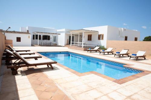 V Es Pujols Formentera rustick 4