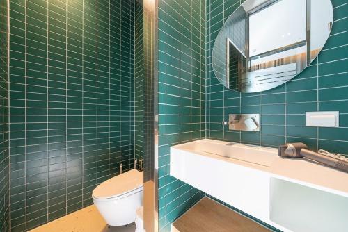 room detail thumbnail 2