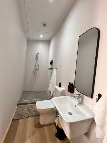 Bilik Mandi, Whispering Thorns Off-Site Apartment in White River AH Ext 1