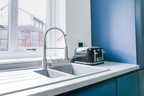 Modern 2 BR With Parking and Sleeps 6, near City Centre, Manchester (fotografie 7)
