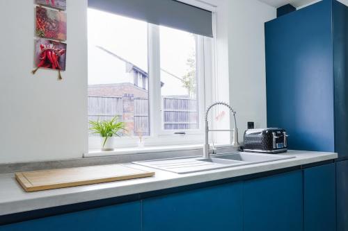 Modern 2 BR With Parking and Sleeps 6, near City Centre, Manchester (fotografie 5)