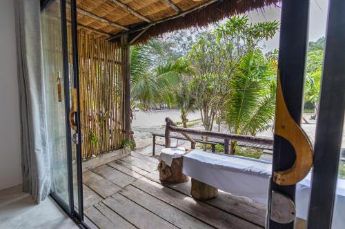 A környék, Long Beach Resort Koh Rong in Koh Rong