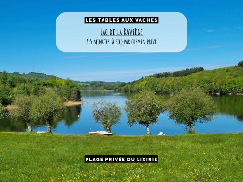 Chambres d'Hôtes avec cuisine au lac de la Raviège - Les Tables Aux Vaches chambre d'hôte Bois de Montroucous