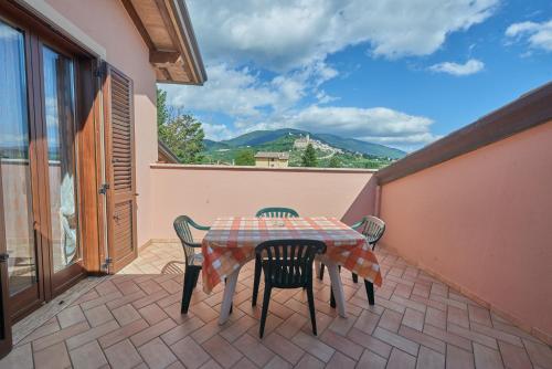 Quadruple Room with Terrace image 7