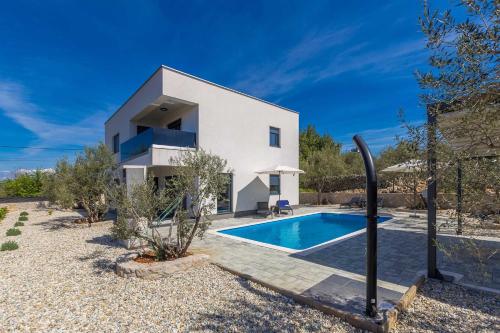 Villa Lio mit Pool – khách sạn tại Linardići