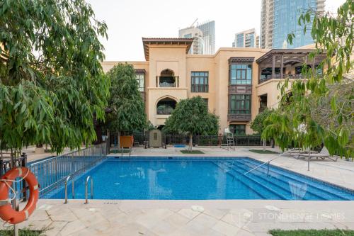 Chic and Spacious 1BR Apartment Steps Away from Burj Khalifa & Dubai Mall, Dubaj (fotografie 2)