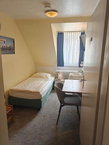 Economy Single Room with Shared Shower and Toilet