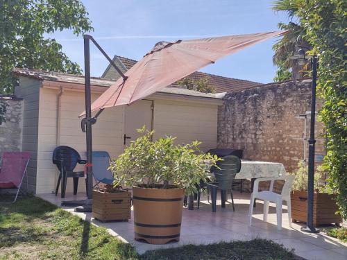 Gîte Tout Inclus avec Jardin, Proche Richelieu, Idéal Familles, Animaux Acceptés - FR-1-381-434 (Gite Tout Inclus avec Jardin, Proche Richelieu, Ideal Familles, Animaux Acceptes - FR-1-381-434) in La Tour-Saint-Gelin