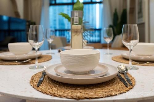 Cozy 1BR Steps Away from Burj Khalifa & Dubai Mall - image 13