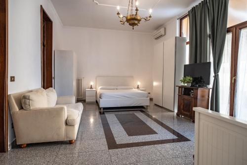 Domus Pretorio, Rome