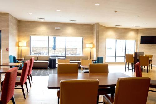 TownePlace Suites by Marriott Ames - image 13