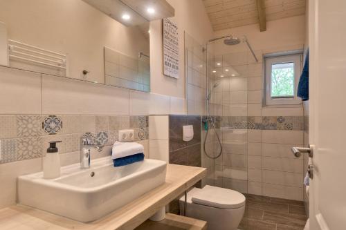 Bathroom, Bernstein in Westerdeichstrich