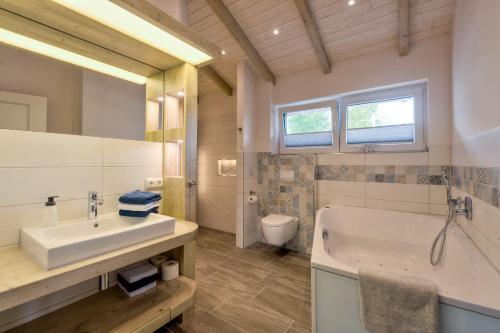 Bathroom, Bernstein in Westerdeichstrich