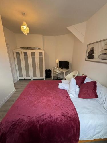 Stylish Studio Flat near Canary Wharf All Bills Included, Лондон (фото 2)