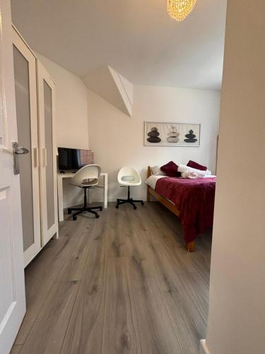 Stylish Studio Flat near Canary Wharf All Bills Included, Лондон (фото 8)