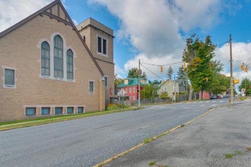 14 Mi to Black Moshannon! Pet-Friendly Apartment in Philipsburg (PA)