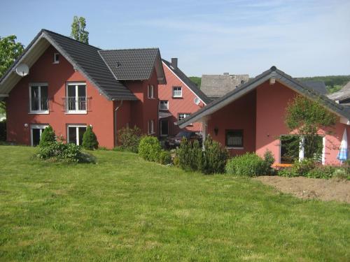 Exterior view, The Place After the Race B&B in Mullenbach