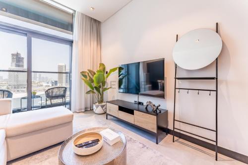 Burj Khalifa and Dubai Canal Views, Minutes from Downtown Dubai, Convenient Metro Access - 15 Northside Tower 2, Business Bay by Deluxe Holiday Homes, Dubai (photo 6)