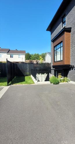MTR Apart Montreal Hospital Corporate Stay in Longueuil
