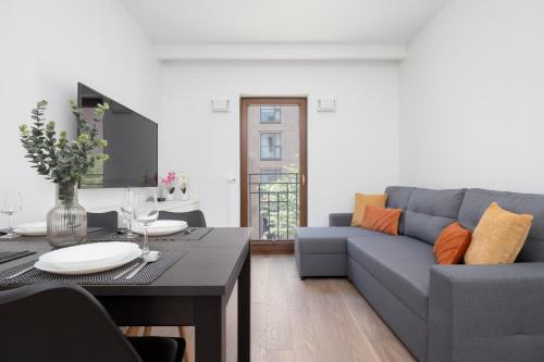 Wyjątkowy Apartament z 1 sypialnią Sierakowskiego by Noclegi Renters, Warsaw