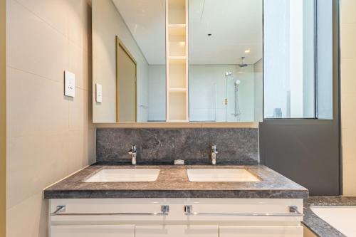 Superhost- Elegant Downtown 3BR , Burj Khalifa View, Дубай (фото 7)
