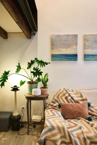 duplex 1 bedroom apartment on Wuyuan Road close Changshu Road station, Szanghaj (zdjęcie 4)