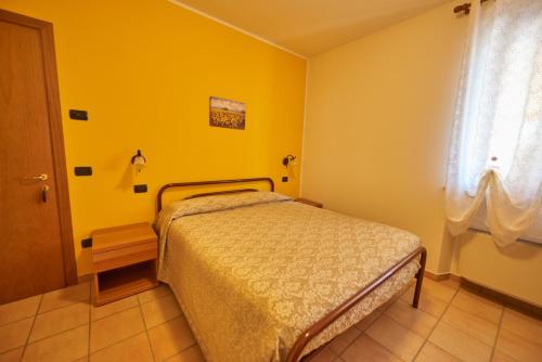Standard Double Room image 5