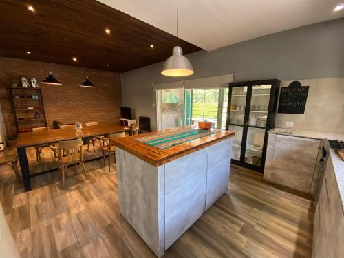 Casa Los Nogales in Roldán