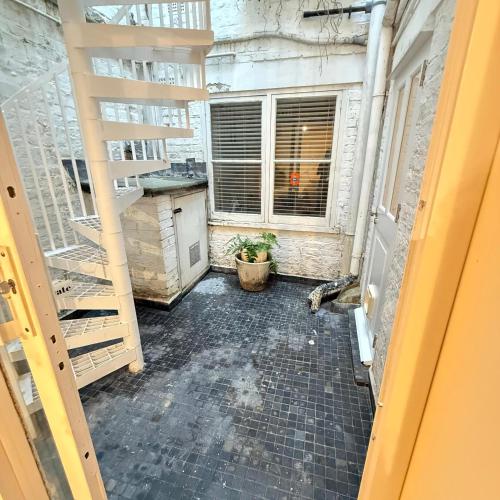 Bloomsbury studio apartments - image 14