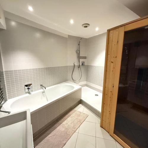 Bloomsbury studio apartments - image 5